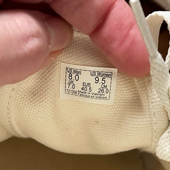 Vans Streetwear Canvas Sneakers W/ Brown Gum Soles Sz 8(M) 9.5 (W) UNISEX - Picture 5 of 6